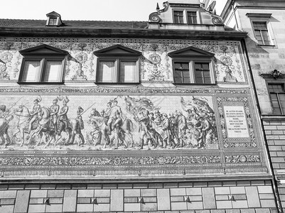德国累斯顿王子的Fuerstenzug游行德国累斯顿Fuerstenzug意思是王子的游行187年在德国累斯顿涂黑白漆的萨克森统图片