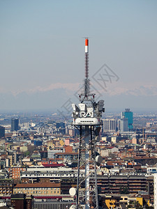 2015年3月8日在城市天线上看到RAI意大利公共电视台的广播塔图片