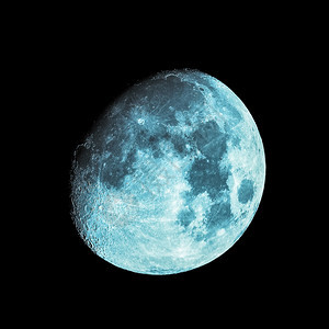 快满月了通过我自己的望远镜拍摄的一张照片可以看到几乎满月的月亮没有使用美国宇航局的照片冷色调图片
