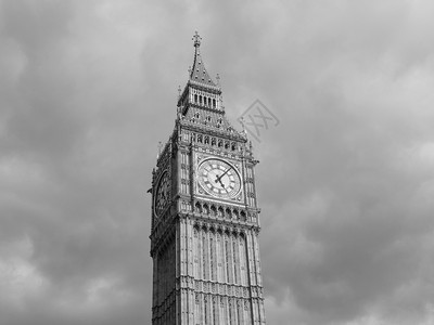 伦敦的黑白大本钟大本钟在议会大厦又名威斯敏斯特宫在伦敦英国在黑白图片