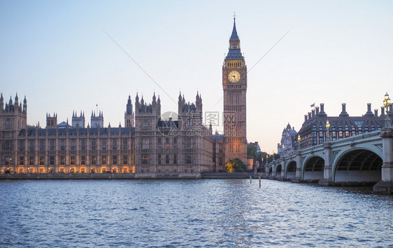 伦敦的议会院英国伦敦的议会院晚上图片