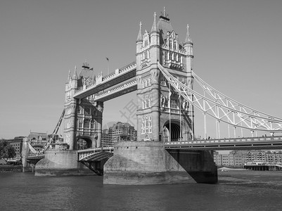 伦敦黑白塔桥泰晤士河桥英国伦敦图片