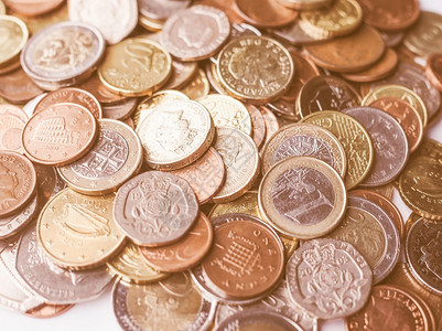 欧元和英镑硬币伦敦联合王国AUGUST0125年欧洲联盟和合王国的欧元和英镑硬币货图片