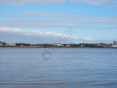 Birkenhead在利物浦的景象Birkenhead在英国利物浦的默西河对面天线景象图片