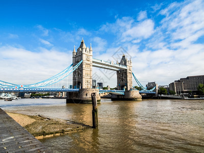 英国泰晤士河塔桥伦敦人类发展报告图片