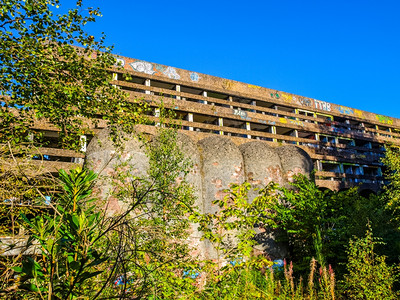 苏格兰卡德罗斯拉哥CardrossnrGlasgow的标志新野蛮主义建筑圣彼得神学院的人发报告图片