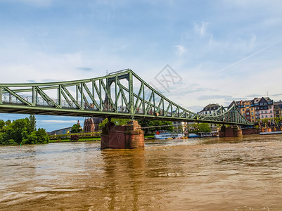 EisernerStegBruecke在德国美因河畔法兰克福的铁桥图片