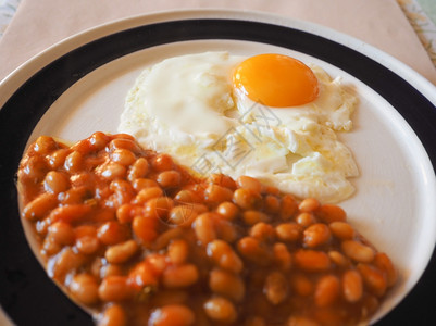 蔬菜英语早餐面包豆和煎蛋图片