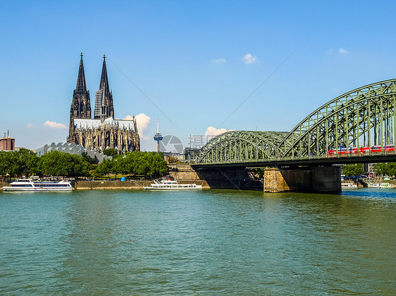 KoelnKoeln全景的人类发展报告高动态范围Koeln德国全景包括莱茵河上的哥特大教堂和钢桥图片