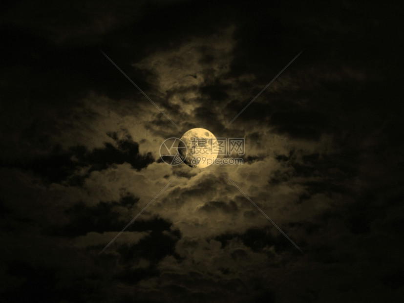月亮黑暗的烤肉天空满月云