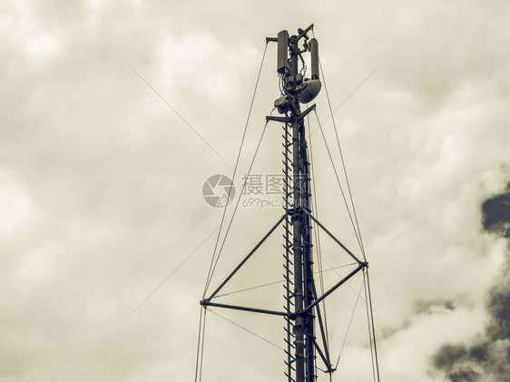 光视通信塔无线电杆有天图片
