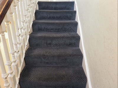 英国传统楼梯两层的英国传统梯图片