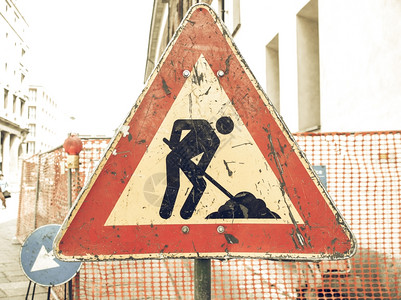 公路工程标志正在施工的建筑程标志图片
