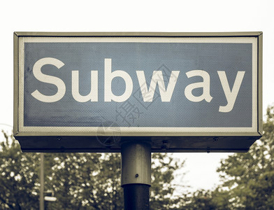 地铁下隧道交通标志图片