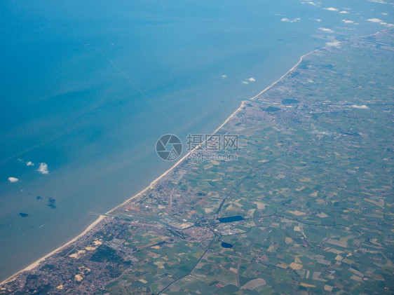 比利时海岸空中观察比利时海岸VeurnoNieuportKoksijdeOstend城市空中观察图片