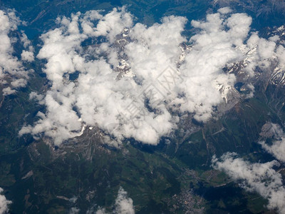 对瑞士阿尔卑斯山的空中观察对欧洲瑞士阿尔卑斯山的空中观察图片