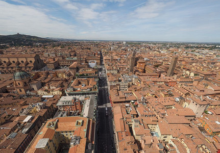 意大利博洛尼亚市ViaDellIndipendenza街空中观察图片