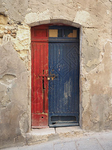 旧木门红色和蓝的旧木门图片