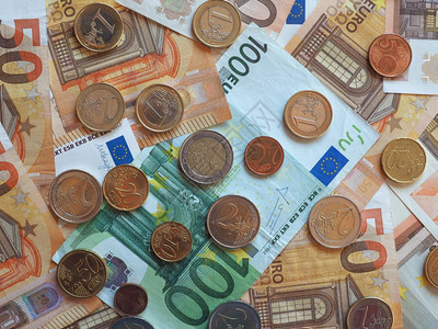 欧元纸币和硬欧洲联盟货币图片