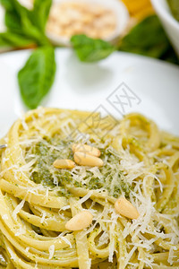 意大利传统巴西拉培害虫意大利传统面食成分干酪松果加处方橄榄油大蒜图片