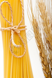 原意大利面粉和杜鲁姆小麦谷物作图片
