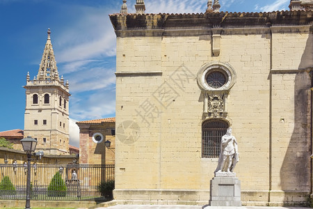 西班牙奥维多圣萨尔瓦大教堂图片