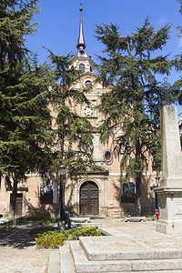 西班牙AlcaladeHenares拉斯贝尔纳修道院图片