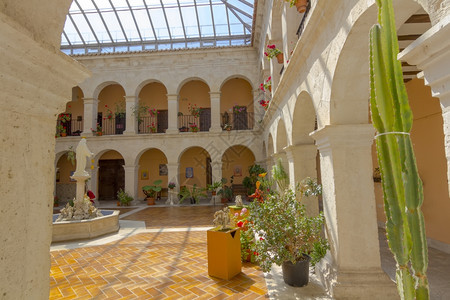 西班牙塞戈维亚圣母院修道院图片