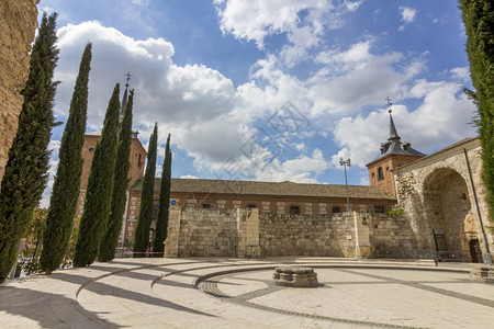 圣玛丽亚教堂遗址市长阿尔卡拉德赫纳雷斯西班牙图片