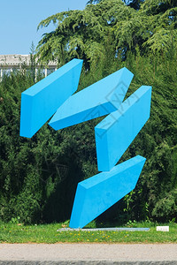 构成3D的现代抽象雕塑蓝块图片