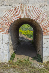 小隧道砖图片