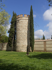 西班牙AlcaladeHenares大主教长墙高塔图片