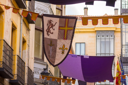 中间握手标志图片_中间握手标志素材_中间握手标志高清图片_摄图网图