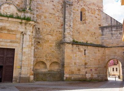 西班牙北部天主教的典型图片