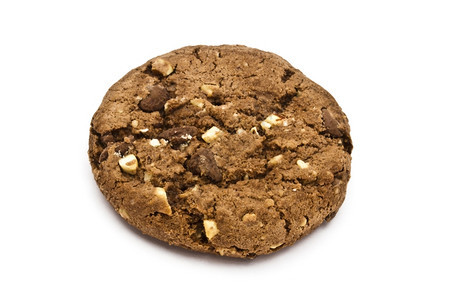甜巧克力饼干孤立在白色背景上图片