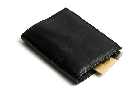 黑钱包信用卡在白纸上被孤立图片