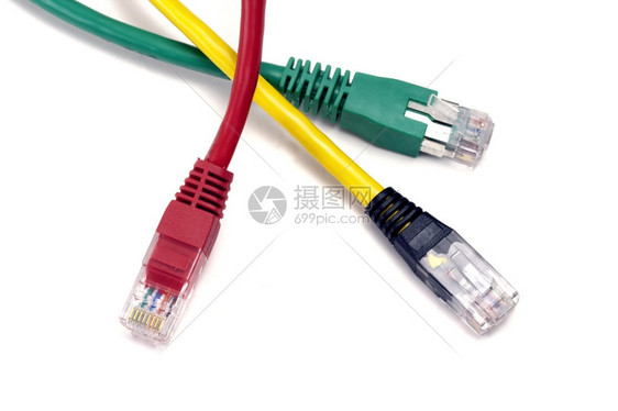 在白色背景上隔离的计算机网络电缆图片