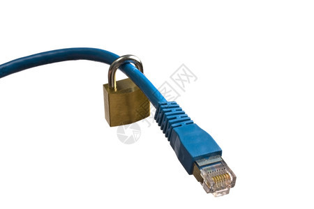 一条被锁在上的蓝色网络电缆被白线隔绝图片
