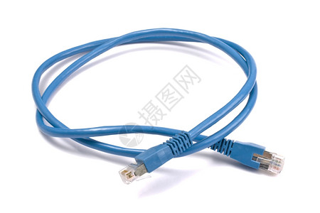 白色的蓝网络电缆背景图片