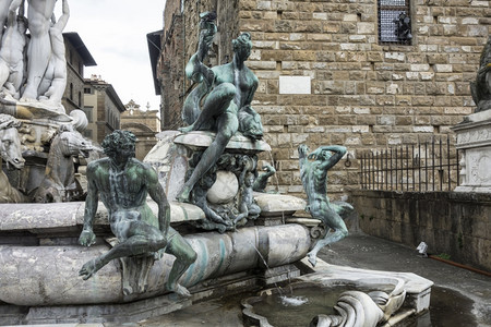 意大利佛罗伦萨西诺里亚广场上的海王星喷泉图片