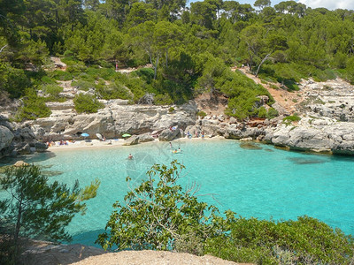 2014年6月9日204年西班牙地中海巴利阿里群岛Balearic群岛MircaCalaGaldana海滩旅游者图片