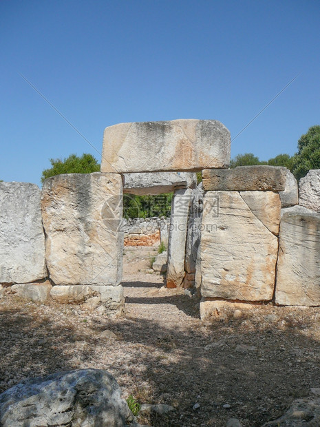 西班牙皮诺卡TorredenGalmestalayyaty考古遗址的老废墟图片