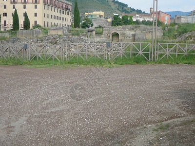 Tivoli废墟罗马附近的Lazio蒂沃利的古罗马废墟图片