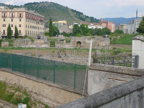 Tivoli废墟罗马附近的Lazio蒂沃利的古罗马废墟图片