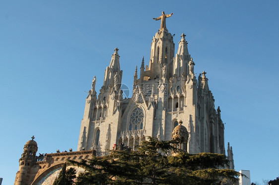 巴塞罗那SagratCor西班牙巴塞罗那Tvitabo山的SagratCor教堂图片