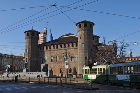 都灵的马达玛宫都灵意大利大约2016年1月卡斯特罗广场的马达玛皇宫图片