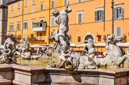 165年吉安洛伦佐伯尼设计的纳沃广场四河喷泉图片