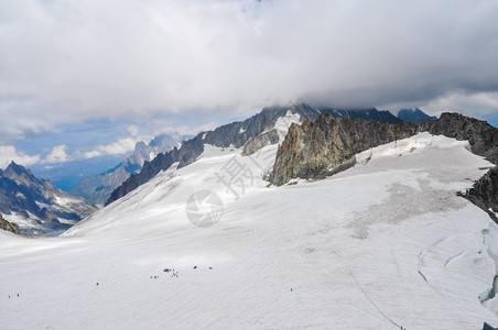 Aosta山谷的MonthBlancHDR高动态山脉HDRMontBlancakaMonteBianco意思是白山阿尔卑斯最高峰图片