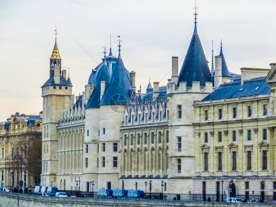 巴黎前皇宫和法国巴黎监狱图片