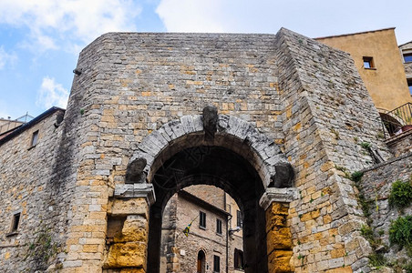 Volterra的人类发展报告城门高动态范围HDR意大利Volterra的古城门图片